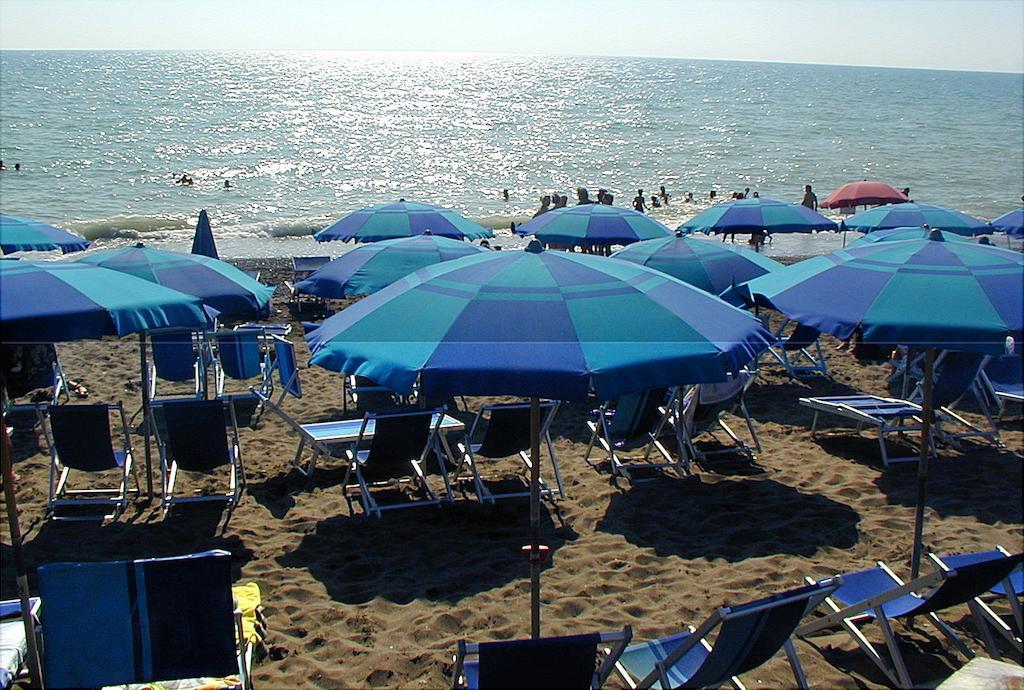 Camping Free Beach Marina Di Bibbona Bagian luar foto